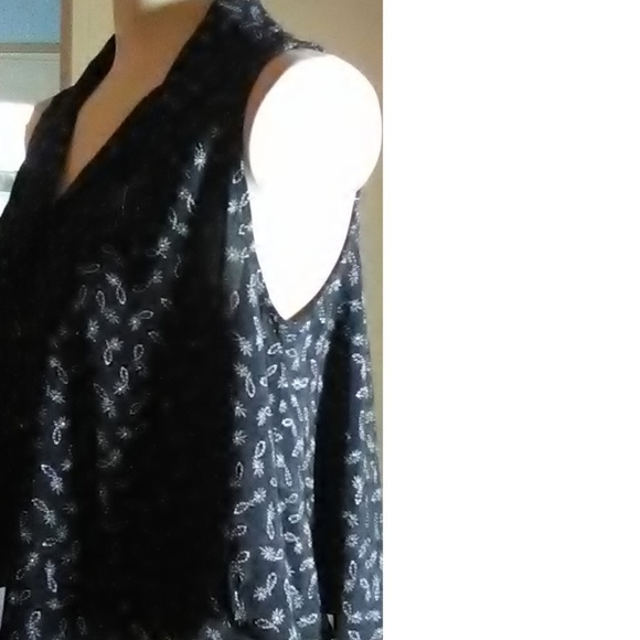 Desert West Black White Print Crop Top Size S - Picture 2 of 6